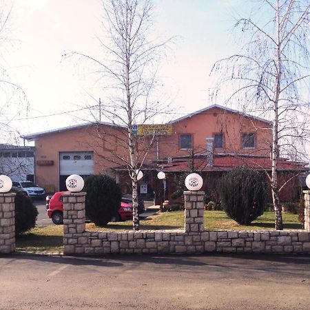 Hotel Derby Orašje Buitenkant foto