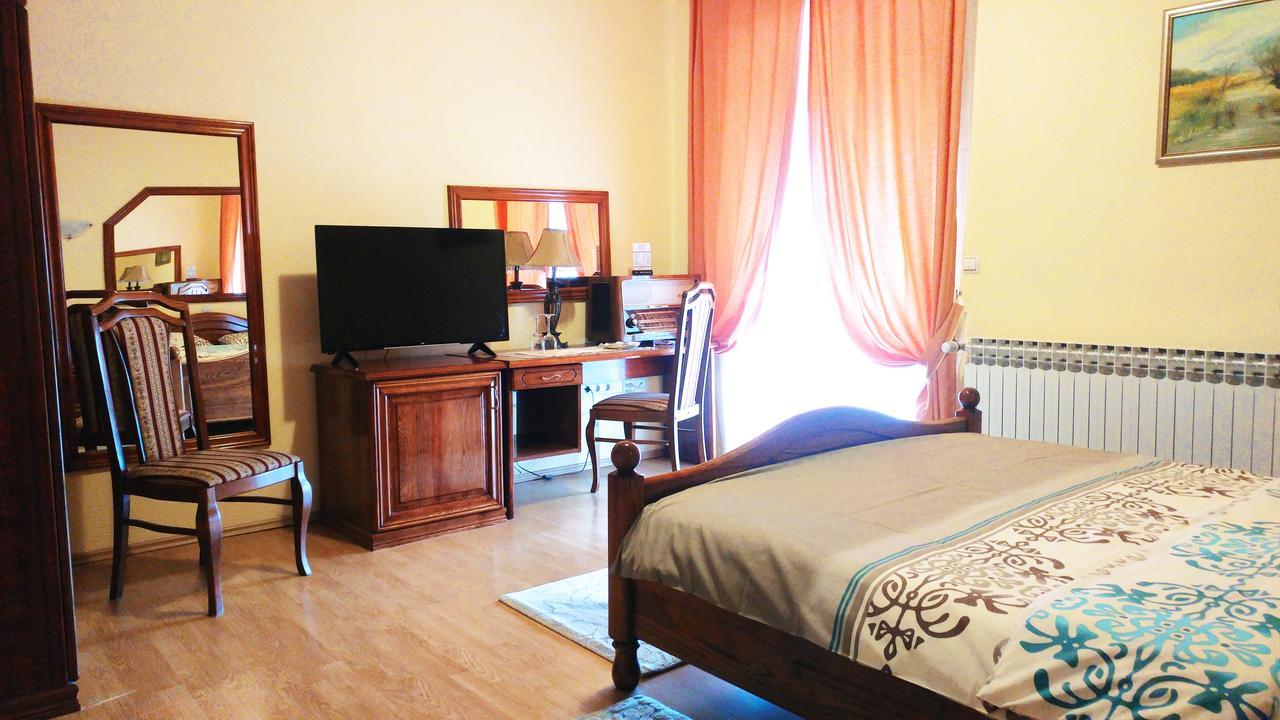 Hotel Derby Orašje Buitenkant foto