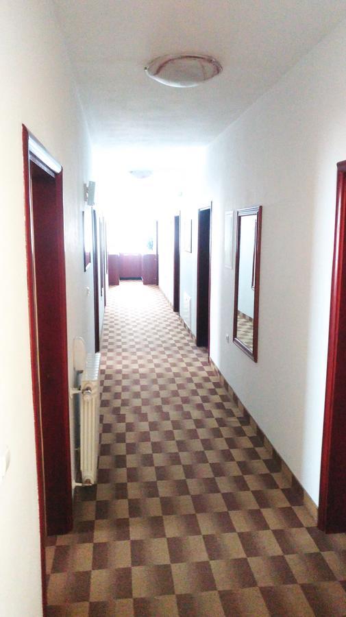 Hotel Derby Orašje Buitenkant foto