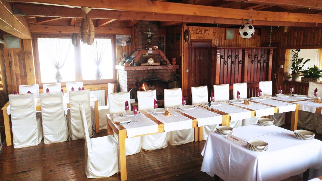 Hotel Derby Orašje Buitenkant foto